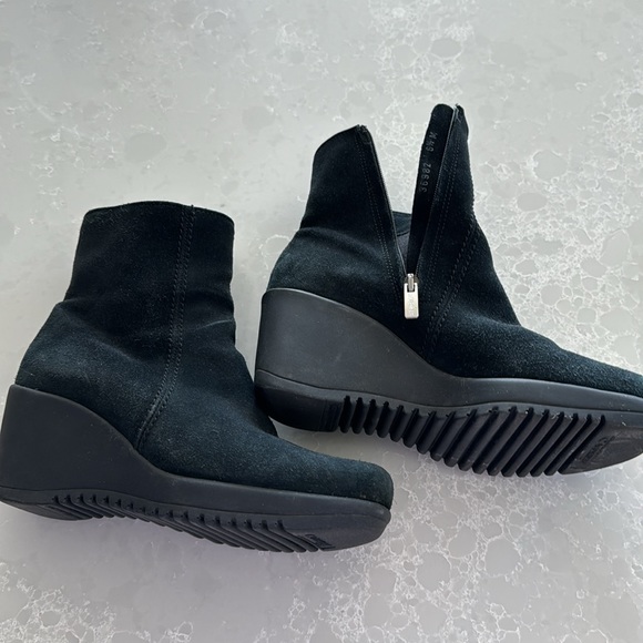 La Canadienne Gavyn boots in black size 6.5 - Picture 3 of 8